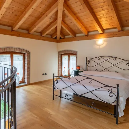 Vince - Dox200 By Interhome * Dorio