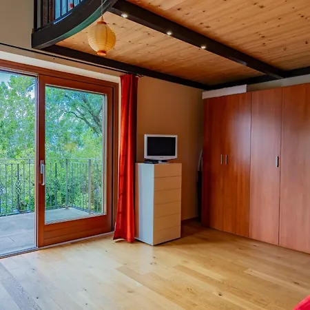 Vince - Dox200 By Interhome Dorio